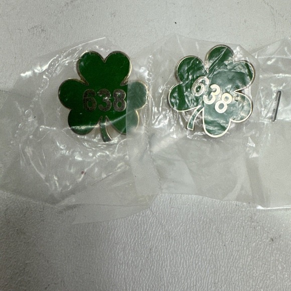 2X New York Steamfitters Local Union 638 Pin Button Shamrock Clover Green Award - Picture 1 of 5